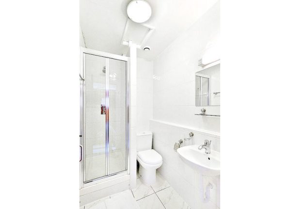 Bathroom at Hotel Oliver